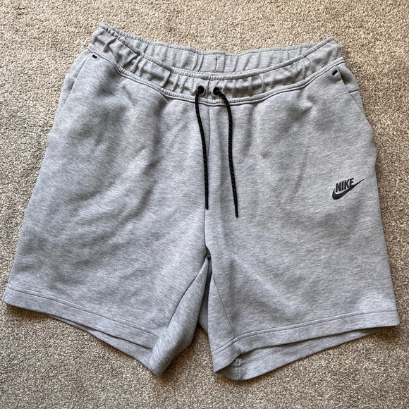 Mens Nike Tech Fleece 7” Shorts Size Large - Picture 1 of 9